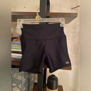 Alo Yoga Airlift 3” High waisted shorts